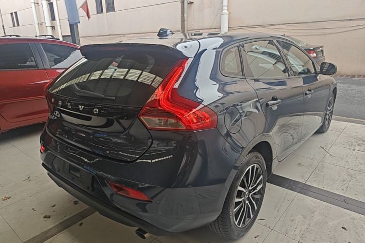 Used Volvo V40 2017 T3 Zhiyi Edition Rear Right 45 Deg