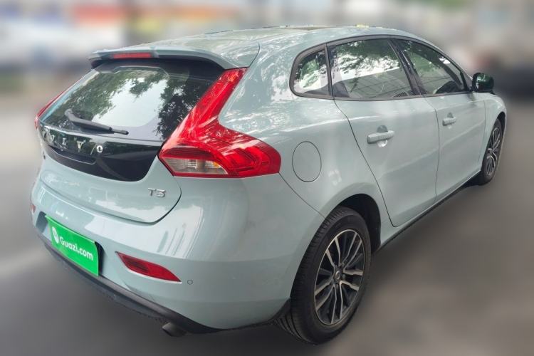 Used Volvo V40 2017 T3 Zhiyi Edition Rear Right 45 Deg