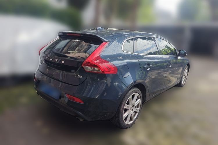 Used Volvo V40 2017 T3 Zhiya Edition Rear Right 45 Deg