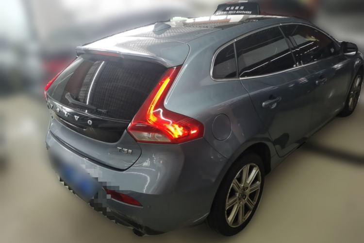 Used Volvo V40 2017 T3 Zhiya Edition Rear Right 45 Deg