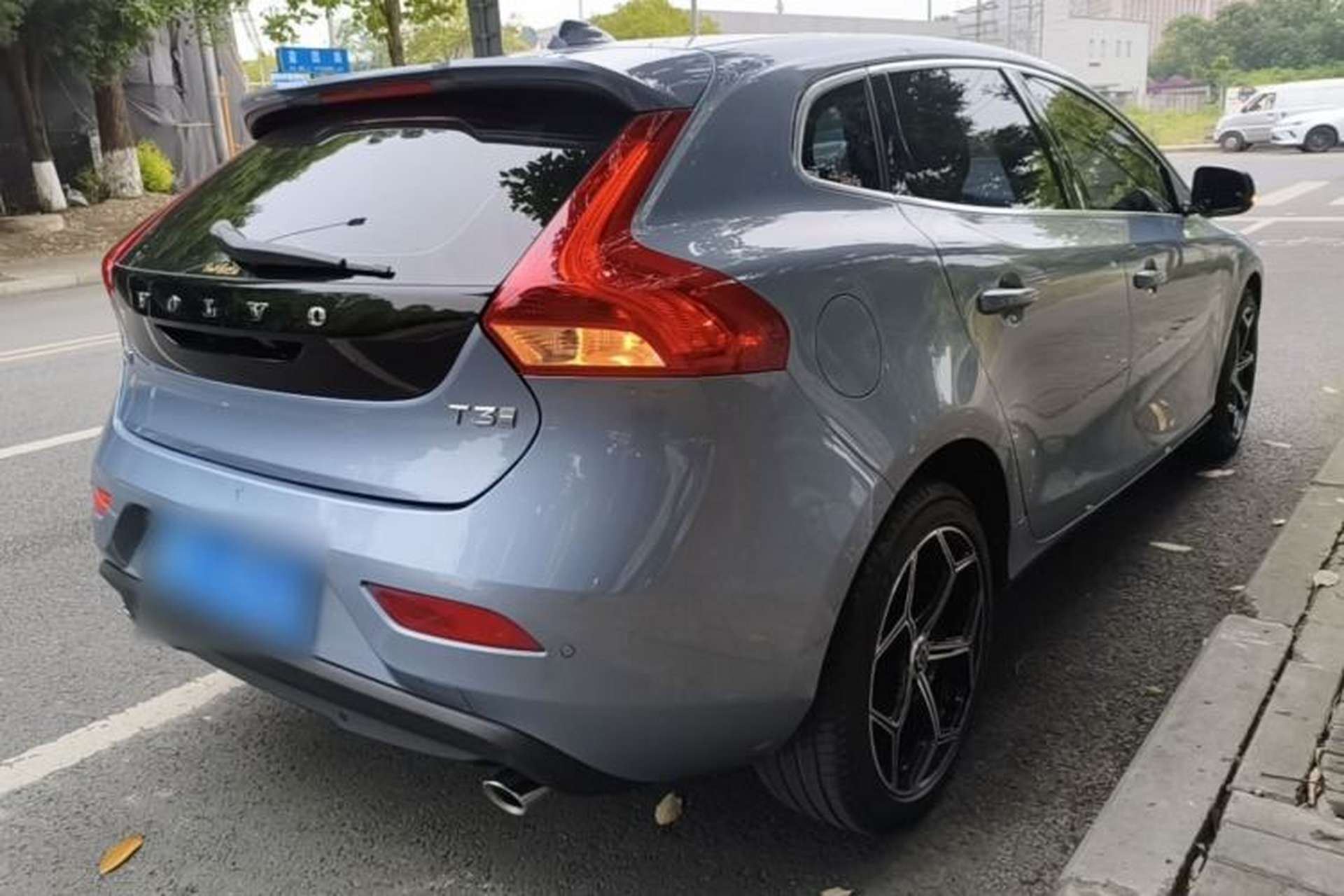 Used Volvo V40 2017 T3 Zhiya Edition Rear Right 45 Deg
