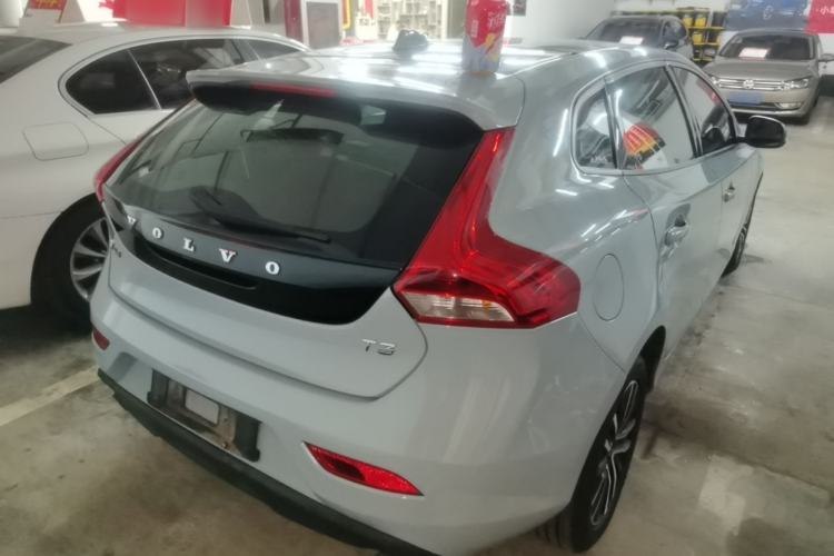 Used Volvo V40 2017 T3 Zhiyi Edition Rear Right 45 Deg