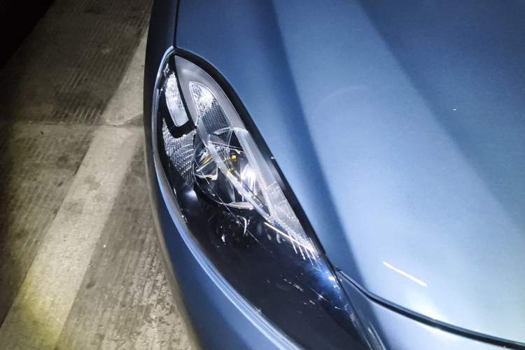 Used Volvo V40 2017 T3 Smart Edition Right Front Headlight