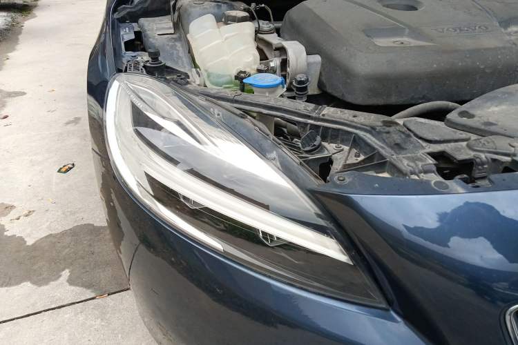 Used Volvo V40 2017 T3 Zhiya Edition Right Front Headlight