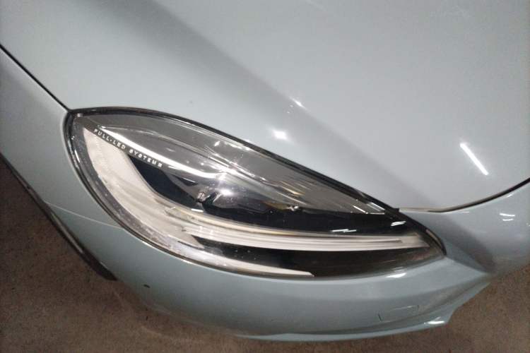 Used Volvo V40 2017 T3 Zhiya Edition Right Front Headlight