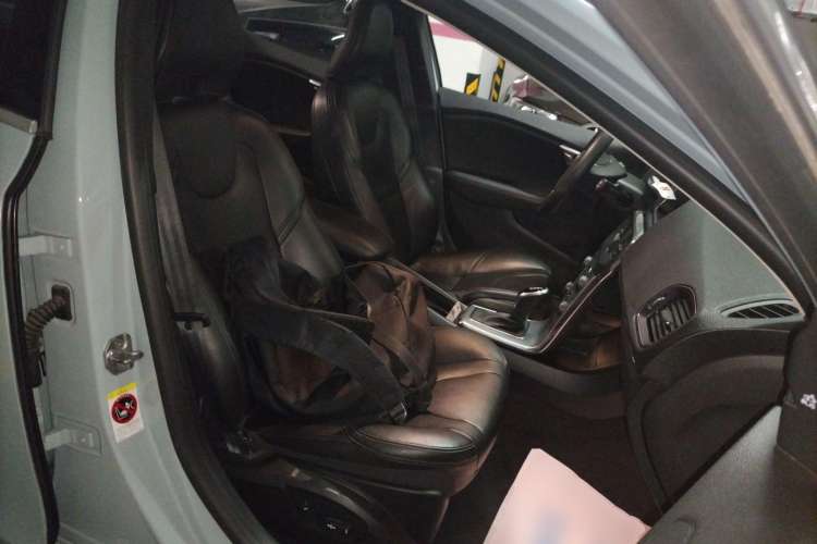 Used Volvo V40 2017 T3 Zhiya Edition Right Front Seat