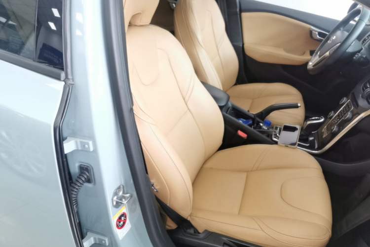 Used Volvo V40 2017 T3 Zhiyi Edition Right Front Seat
