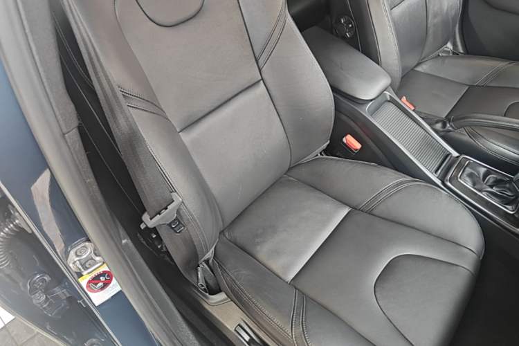 Used Volvo V40 2017 T3 Zhiyi Edition Right Front Seat
