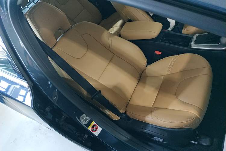 Used Volvo V40 2017 T3 Zhiya Edition Right Front Seat
