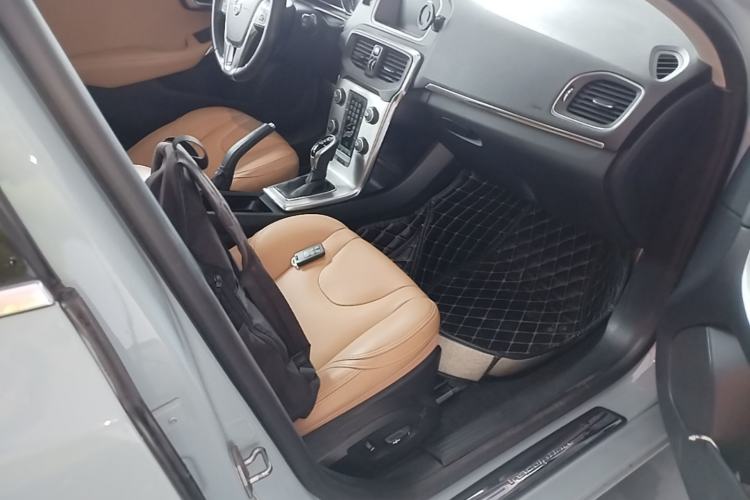 Used Volvo V40 2017 T3 Zhiya Edition Right Front Seat