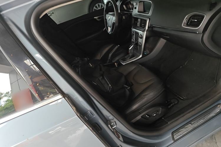 Used Volvo V40 2017 T3 Zhiyi Edition Right Front Seat