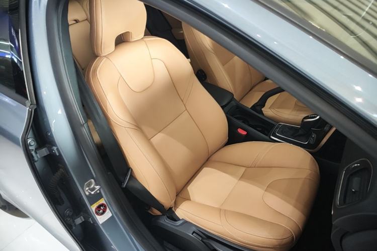 Used Volvo V40 2017 T3 Zhiyi Edition Right Front Seat