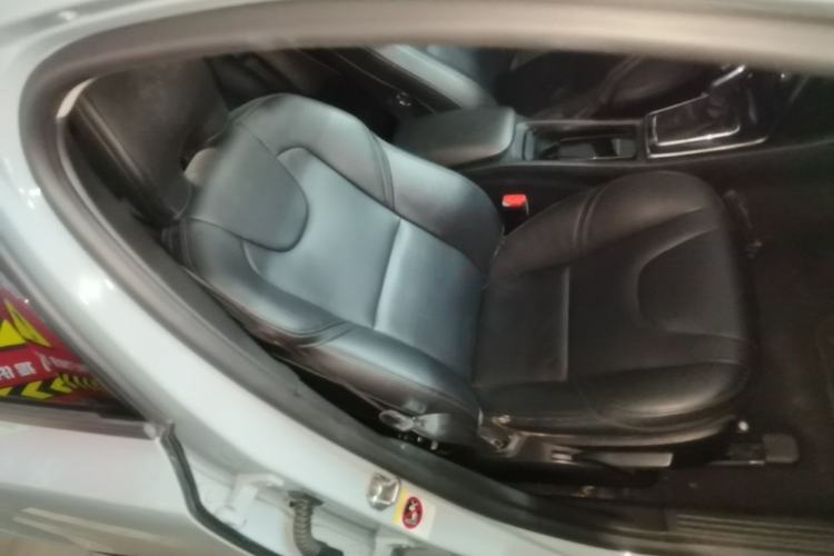 Used Volvo V40 2017 T3 Zhiyi Edition Right Front Seat