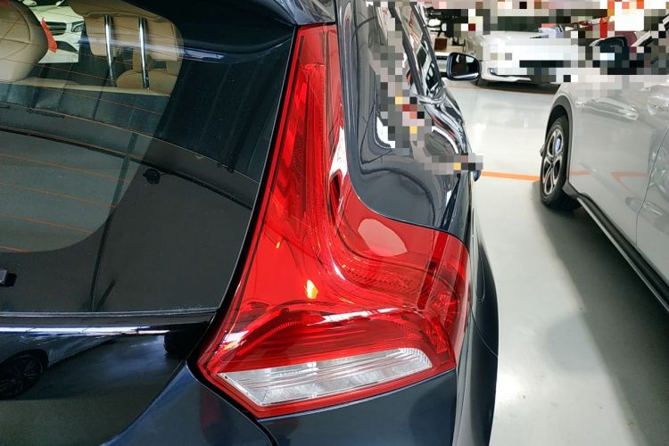 Used Volvo V40 2017 T3 Zhiya Edition Right Rear Taillight