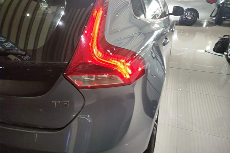 Used Volvo V40 2017 T3 Zhiyi Edition Right Rear Taillight