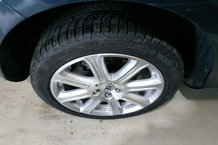 Used Volvo V40 2017 T3 Zhiya Edition Right Rear Wheel Hub