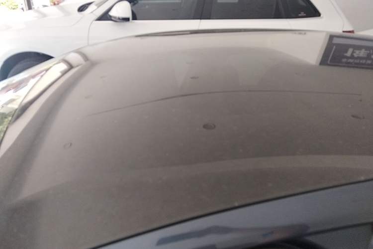 Used Volvo V40 2017 T3 Smart Edition Roof