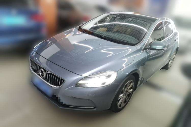 Used Volvo V40 2017 T3 Zhiya Edition Guazi used car, China used car export, Used car for sale, Used  cars, Cheapest cars for sale