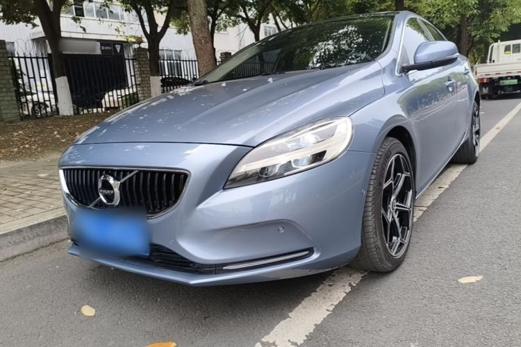 Used Volvo V40 2017 T3 Zhiya Edition Guazi used car, China used car export, Used car for sale, Used  cars, Cheapest cars for sale