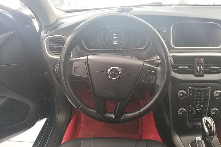 Used Volvo V40 2017 T3 Smart Edition Steering Wheel