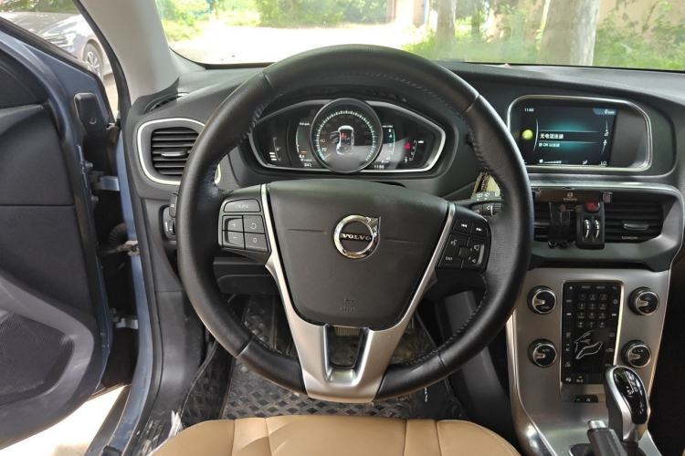 Used Volvo V40 2017 T3 Zhiya Edition Steering Wheel