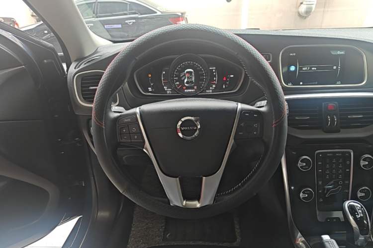 Used Volvo V40 2017 T3 Zhiyi Edition Steering Wheel