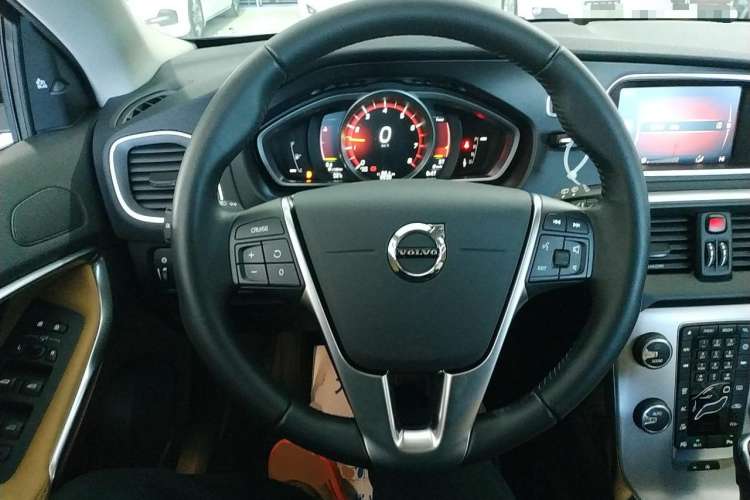 Used Volvo V40 2017 T3 Zhiya Edition Steering Wheel