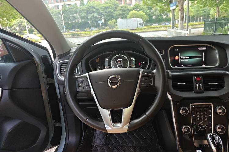 Used Volvo V40 2017 T3 Zhiyi Edition Steering Wheel