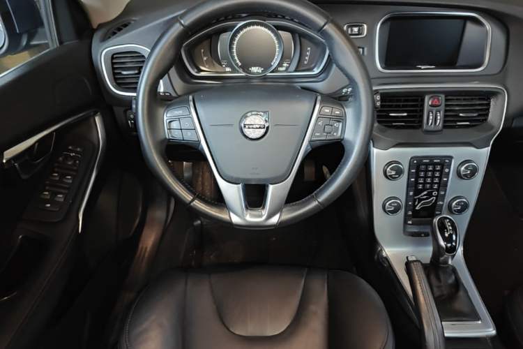 Used Volvo V40 2017 T3 Zhiyi Edition Steering Wheel
