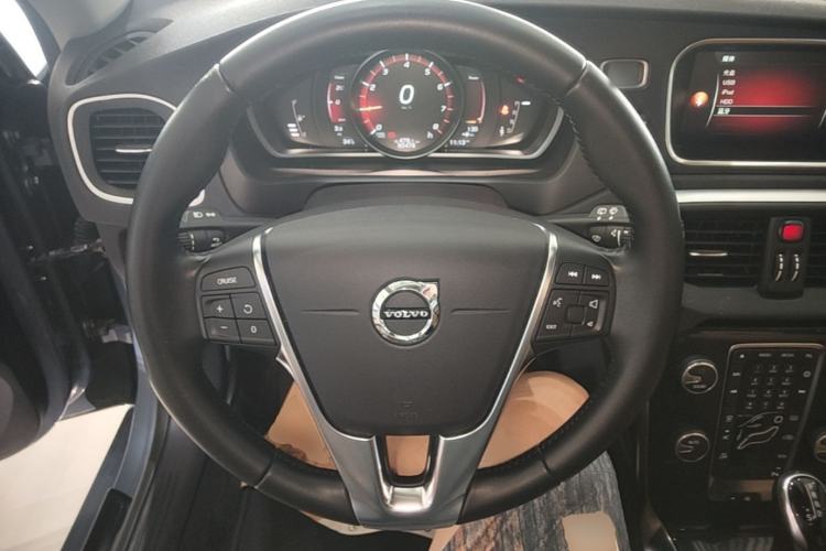 Used Volvo V40 2017 T3 Zhiyi Edition Steering Wheel