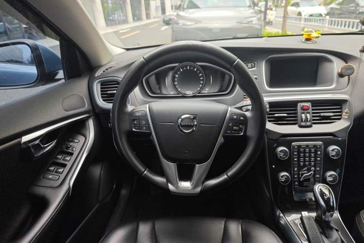 Used Volvo V40 2017 T3 Zhiyi Edition Steering Wheel