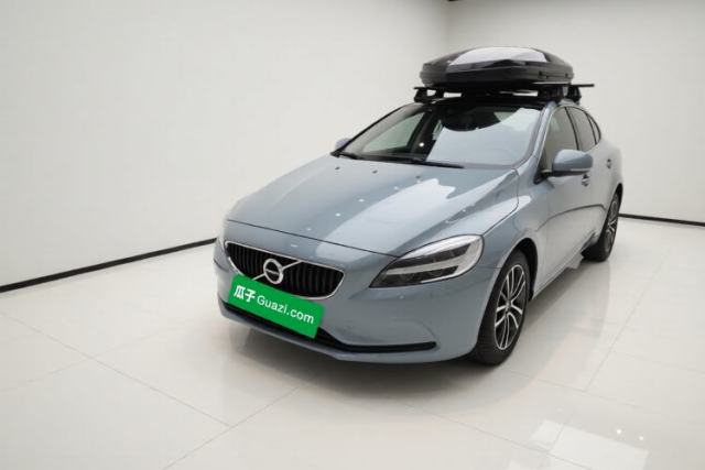 Ojetý Volvo V40 2017 T3 Zhiyi Edition