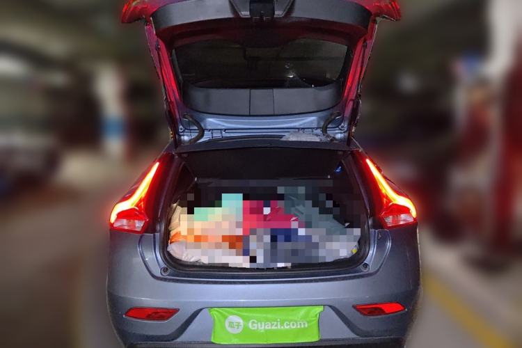 Used Volvo V40 2017 T3 Zhiyi Edition Trunk