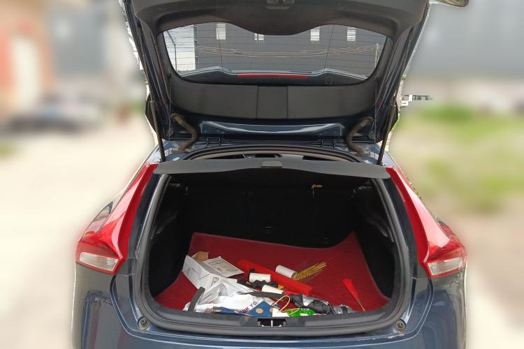 Used Volvo V40 2017 T3 Zhiya Edition Trunk