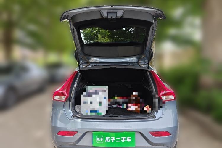 Used Volvo V40 2017 T3 Zhiya Edition Trunk