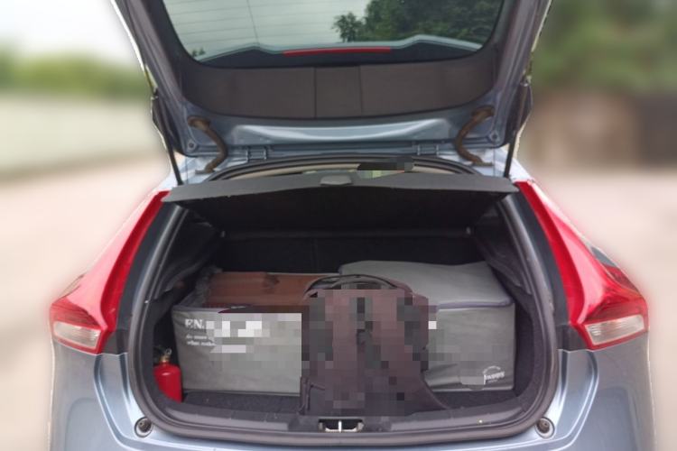 Used Volvo V40 2017 T3 Zhiya Edition Trunk