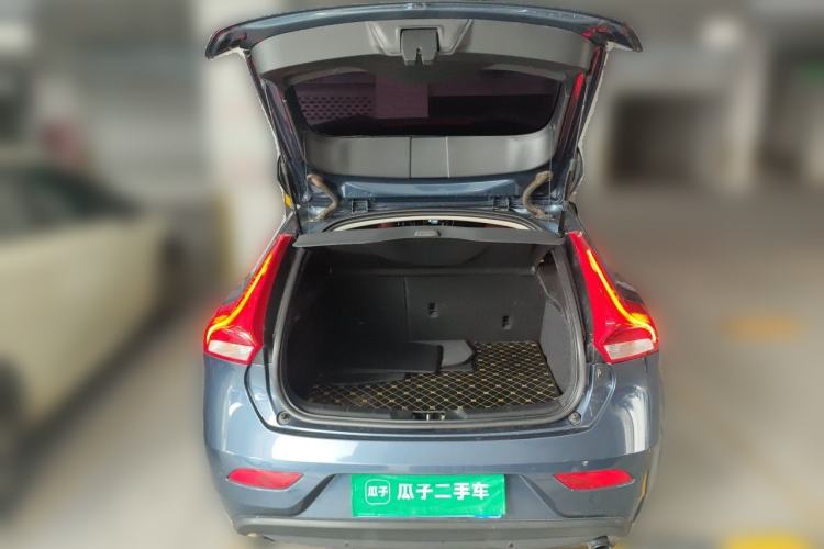 Used Volvo V40 2017 T3 Zhiya Edition Trunk