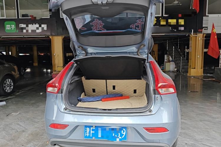 Used Volvo V40 2017 T3 Zhiyi Edition Trunk