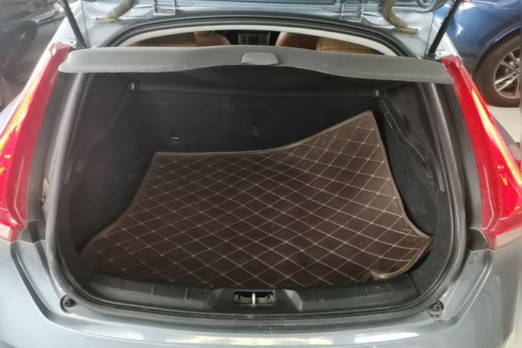 Used Volvo V40 2017 T3 Zhiya Edition Trunk