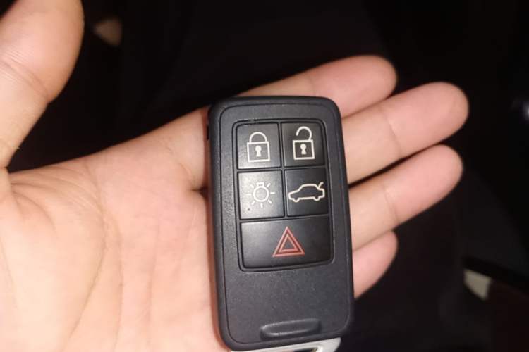 Used Volvo V40 2017 T3 Zhiyi Edition Vehicle Key