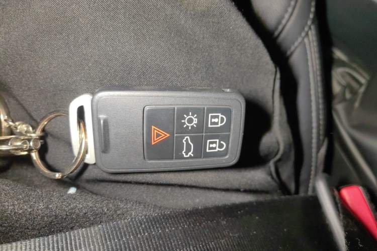 Used Volvo V40 2017 T3 Zhiya Edition Vehicle Key