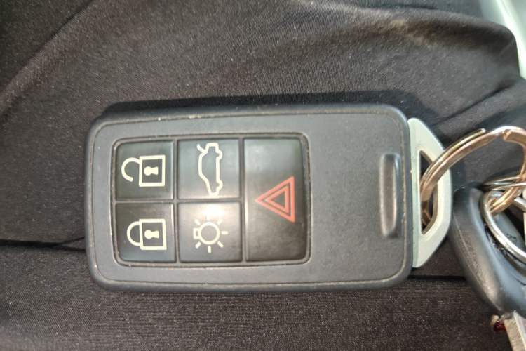 Used Volvo V40 2017 T3 Zhiya Edition Vehicle Key