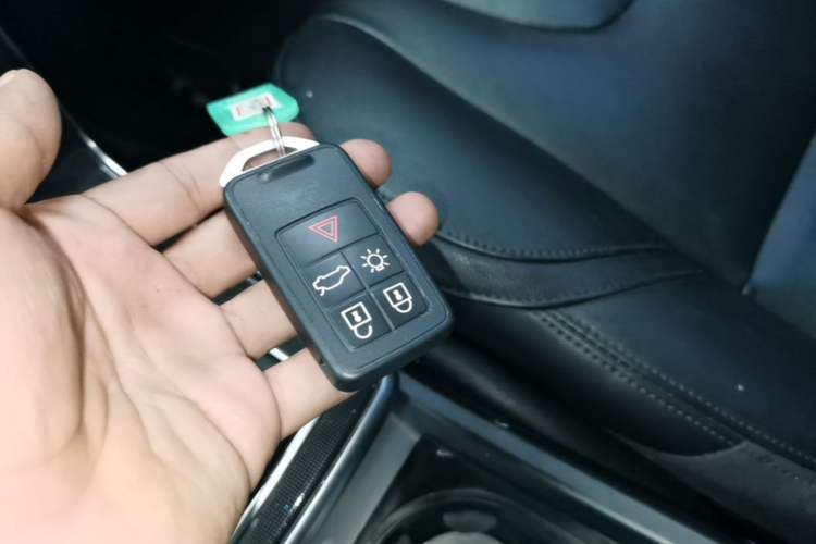 Used Volvo V40 2017 T3 Zhiyi Edition Vehicle Key