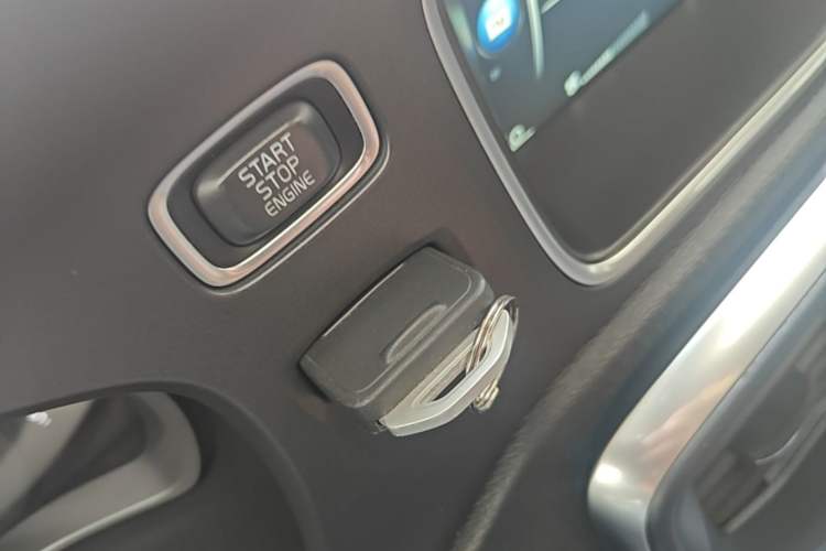 Used Volvo V40 2017 T3 Zhiyi Edition Vehicle Key