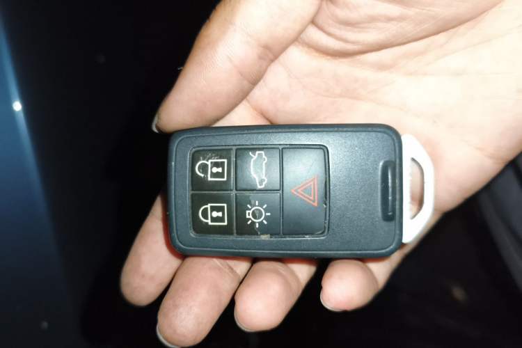Used Volvo V40 2017 T3 Zhiyi Edition Vehicle Key