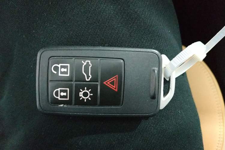 Used Volvo V40 2017 T3 Zhiya Edition Vehicle Key