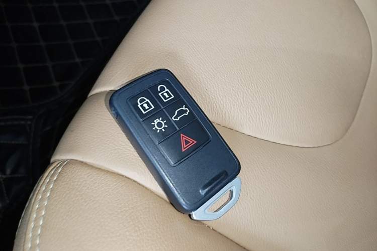 Used Volvo V40 2017 T3 Zhiya Edition Vehicle Key