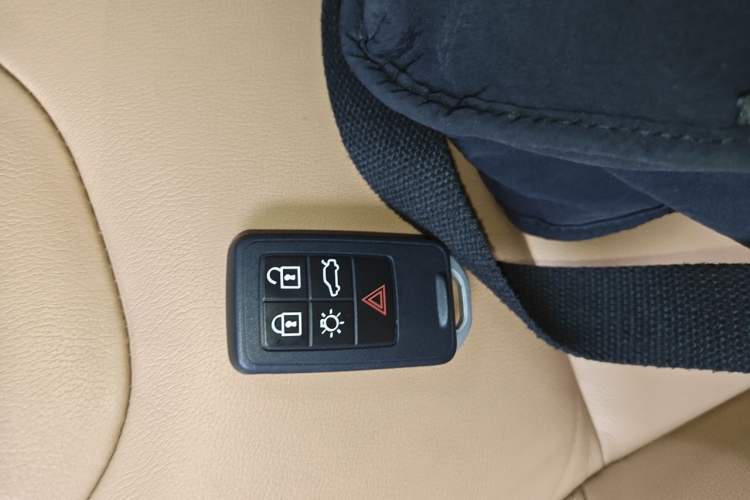 Used Volvo V40 2017 T3 Zhiyi Edition Vehicle Key