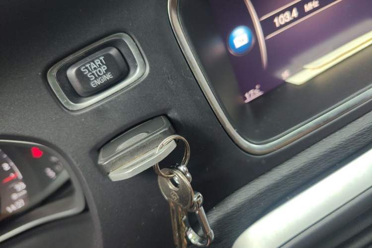 Used Volvo V40 2017 T3 Zhiyi Edition Vehicle Key