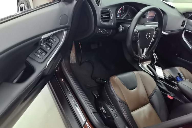 Used Volvo V40 2017 Cross Country T3 Zhiya Edition Driver Seat